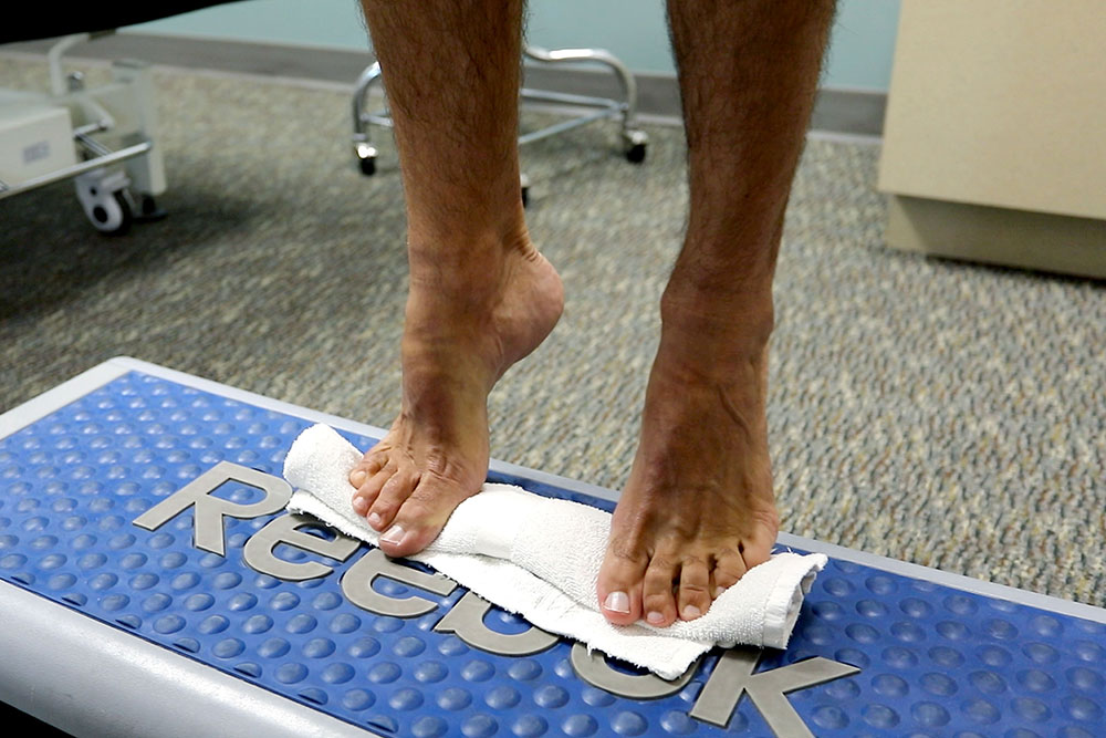 3 Physical Therapy Exercises for Plantar Fasciitis - Evercore - Move With a  Strong, Healthy Body