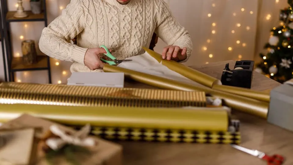 How to Gift-Wrap Properly