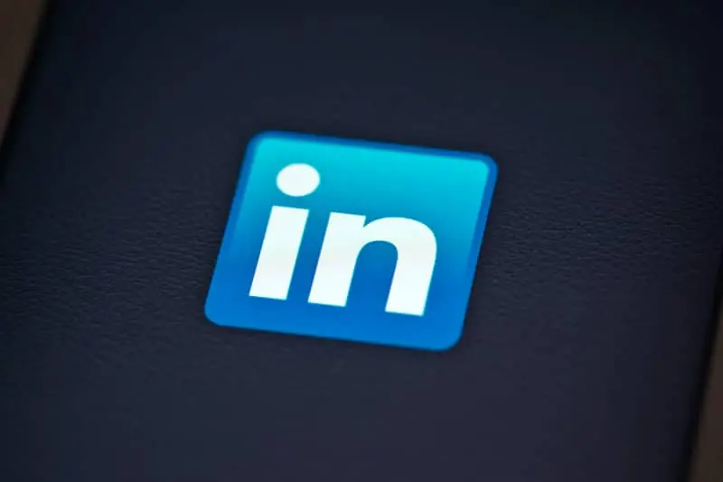 FH_LinkedIN-Follow-US.jpg